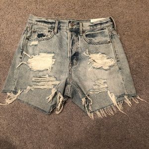 American Eagle 90s Boyfriend Shorts